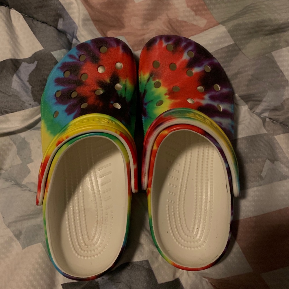 crocs